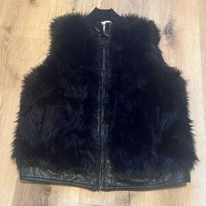 Black Faux Fur Vest Size Small Sisters Outerwear